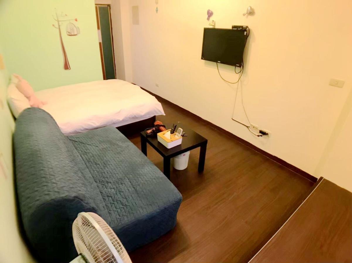 Happines Trip Inn Taichung Exterior foto