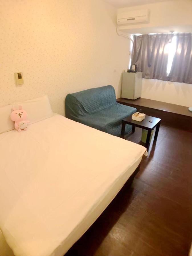 Happines Trip Inn Taichung Exterior foto